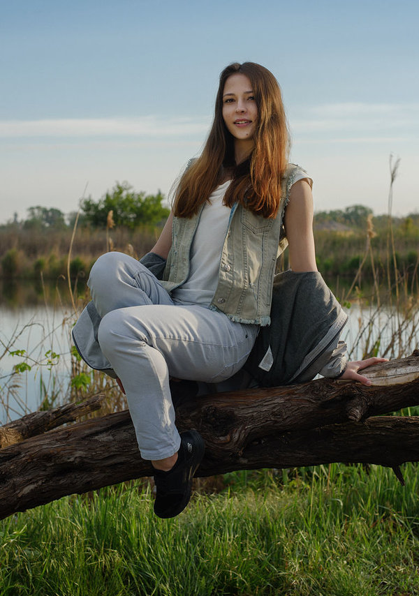 Тая, 18